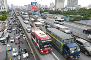 Bộ Xây dựng đề xuất giảm thuế, phí vận tải