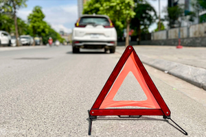 Nguyên tắc an toàn ít người chú ý khi dừng xe khẩn cấp trên đường cao tốc
