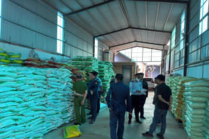 Chuyển hồ sơ sang cơ quan Công an vụ sản xuất gần 90 tấn phân bón giả