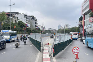 Hà Nội: Dựng rào chắn phục vụ Dự án thành phần 2 xây dựng cầu Tứ Liên và đường dẫn 2 đầu cầu