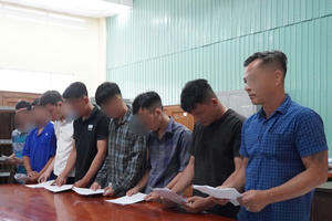 Khởi tố 9 đối tượng đá gà ăn thua bằng tiền tại Đồng Tháp Khởi tố 9 đối tượng đá gà ăn thua bằng tiền tại Đồng Tháp