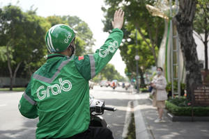 Kiếm bộn gần 6.700 tỷ đồng, Grab đối diện khủng hoảng 1 sao sau quyết định tước quyền đối tác tài xế