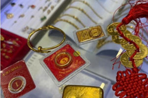 Công an phường Yên Hòa kịp thời ngăn chặn nữ sinh bị lừa đảo, mang vàng đi bán Công an phường Yên Hòa kịp thời ngăn chặn nữ sinh bị lừa đảo, mang vàng đi bán