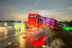 Đề xuất tước giấy phép vĩnh viễn khi doanh nghiệp vận tải vi phạm nghiêm trọng
Đề xuất tước giấy phép vĩnh viễn khi doanh nghiệp vận tải vi phạm nghiêm trọng