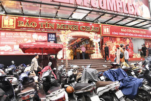 Bảo Tín Minh Châu cam kết bảo đảm quyền lợi khách hàng và mở cửa trở lại từ 12h ngày 26/3