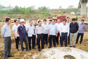 Lãnh đạo UBND tỉnh Phú Thọ yêu cầu hoàn thành việc sửa chữa cầu Sông Lô trước mùa mưa lũ đến Lãnh đạo UBND tỉnh Phú Thọ yêu cầu hoàn thành việc sửa chữa cầu Sông Lô trước mùa mưa lũ đến