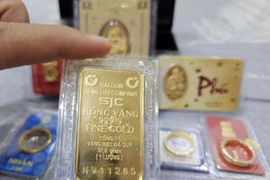 Giá vàng ngày 27/3: Vàng thế giới giảm khi đồng USD mạnh lên, vàng miếng SJC và nhẫn cùng đi xuống 