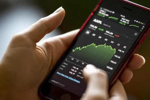 Ủy ban Chứng khoán Nhà nước đưa cảnh báo về huy động vốn qua app đầu tư trên mạng