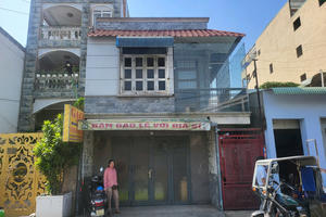 Một quyết định kê biên nhà xuyên qua hai vụ kiện Một quyết định kê biên nhà xuyên qua hai vụ kiện