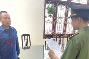 Đầu thú sau 9 năm trốn truy nã vì lừa 1 tỷ đồng “chạy việc”