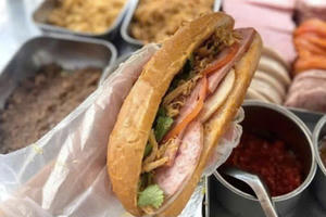 61 người ở Đắk Lắk nhập viện nghi ngộ độc sau khi ăn bánh mì, cơ sở liên quan tạm dừng hoạt động 61 người ở Đắk Lắk nhập viện nghi ngộ độc sau khi ăn bánh mì, cơ sở liên quan tạm dừng hoạt động