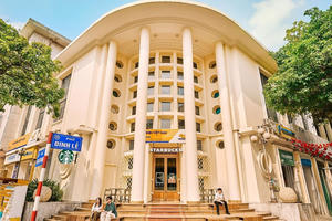 Từ kho bãi đến 'đất vàng' thương mại: Ngành bưu điện hái ra tiền nhờ đa dạng hóa nguồn thu