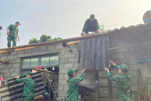 Mưa đá và lốc xoáy làm hơn 740 ngôi nhà hư hỏng, 12 trường học bị tốc mái tại Cao Bằng