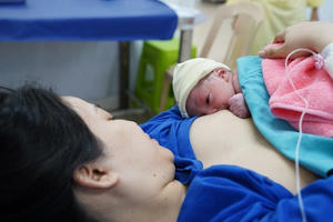 Xử phạt hành vi gây hiểu nhầm về vai trò của sữa thay thế sữa mẹ