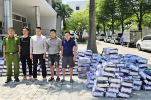 Đà Nẵng triệt phá 2 vụ mua bán hàng cấm, thu giữ hơn 800 bình “khí cười”