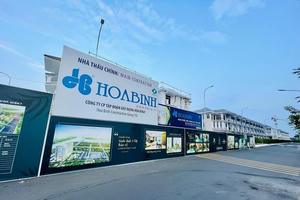 Xây dựng Hòa Bình (HBC): Lãi sau thuế năm 2025 'bốc hơi' hơn 73%, bị kiểm toán ngoại trừ do thiếu xác nhận công nợ