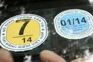 Bỏ dán tem kiểm định trên kính ôtô từ năm 2027