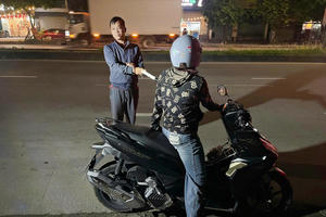 Khởi tố đối tượng giả danh lực lượng trật tự đô thị để cưỡng đoạt tài sản Khởi tố đối tượng giả danh lực lượng trật tự đô thị để cưỡng đoạt tài sản