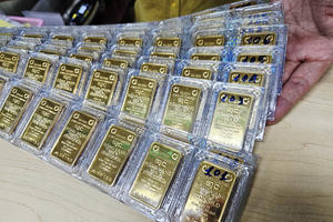 Giá vàng ngày 10/4: Vàng thế giới tăng 1%, vàng miếng SJC sắp chạm mốc 173 triệu đồng/lượng