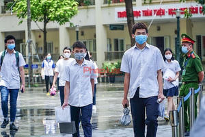 Hôm nay (10/4), học sinh Hà Nội bắt đầu đăng ký thi vào lớp 10