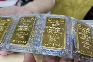 Giá vàng ngày 11/4: Vàng thế giới giảm nhẹ, vàng trong nước 'bốc hơi' 300.000 đồng/lượng