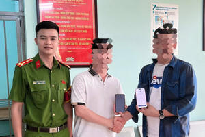Hỗ trợ trả lại hơn 355 triệu đồng cho nam thanh niên chuyển nhầm