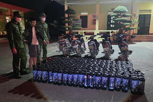 BĐBP Hoành Mô bắt giữ đối tượng vận chuyển thuê 184 bình khí cười BĐBP Hoành Mô bắt giữ đối tượng vận chuyển thuê 184 bình khí cười