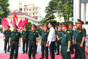 Đại tướng Nguyễn Trọng Nghĩa tiếp tục thăm, làm việc tại các đơn vị trên địa bàn Đà Nẵng Đại tướng Nguyễn Trọng Nghĩa tiếp tục thăm, làm việc tại các đơn vị trên địa bàn Đà Nẵng