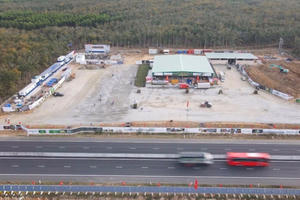 Một số trạm dừng nghỉ chậm tiến độ: Suy giảm hiệu quả khai thác cao tốc Bắc - Nam