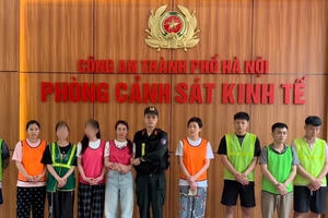 Điểm tin Pháp luật 16/04: Khởi tố 9 đối tượng thu thập trái phép thông tin tài khoản ngân hàng Điểm tin Pháp luật 16/04: Khởi tố 9 đối tượng thu thập trái phép thông tin tài khoản ngân hàng