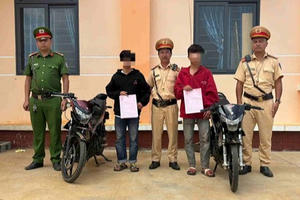 Đua xe trái phép, nhóm thanh, thiếu niên bị xử phạt gần 27 triệu đồng