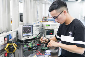 TP Hồ Chí Minh ưu tiên thu hút đầu tư công nghệ cao, kinh tế xanh