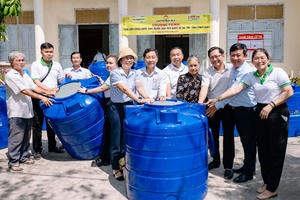 Nâng niu từng giọt nước lành: FE CREDIT sát cánh cùng người dân ĐBSCL ứng phó hạn mặn