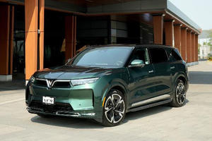 Chủ xe từng đi Lexus, Mercedes chọn VinFast VF 9: Lái nhàn hơn, cảm giác an toàn rõ rệt hơn