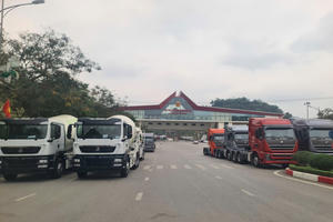 Nhập khẩu ô tô qua Cửa khẩu quốc tế Hữu Nghị tăng trưởng mạnh