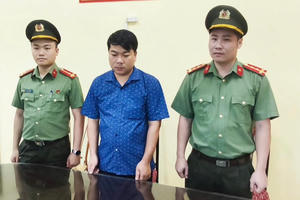 Khởi tố đối tượng làm giả chứng nhận tốt nghiệp đại học