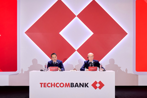 ĐHĐCĐ Techcombank (TCB) 2026: Chấp nhận 'hy sinh' 5.000 tỷ mỗi năm để phòng thủ, Chủ tịch Hồ Hùng Anh tiết lộ tỷ lệ thu hồi nợ xấu bất động sản đạt 100%