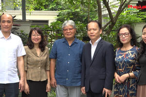 Bộ trưởng Bộ Tư pháp Hoàng Thanh Tùng thăm hỏi các đồng chí nguyên lãnh đạo Bộ qua các thời kỳ