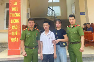 Nhờ Công an xã Cổ Lũng tìm thấy con trai đi khỏi nhà nhiều ngày, người mẹ gửi thư cảm ơn
