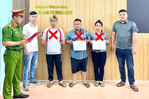 Anh trai tiếp tay bán em gái 14 tuổi sang Trung Quốc