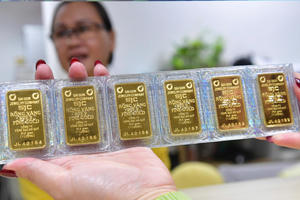 Giá vàng ngày 7/5: Vàng thế giới tăng lên mức cao nhất hơn một tuần, vàng miếng SJC tiếp đà đi lên