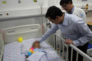 Thứ trưởng Bộ Y tế Nguyễn Tri Thức: Bạo hành trẻ em là “tội phạm ẩn”, cần phòng ngừa từ gốc Thứ trưởng Bộ Y tế Nguyễn Tri Thức: Bạo hành trẻ em là “tội phạm ẩn”, cần phòng ngừa từ gốc