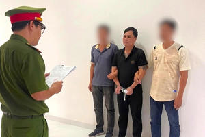 Điểm tin Pháp Luật ngày 09/05: Triệt phá đường dây mại dâm tại Lâm Đồng Điểm tin Pháp Luật ngày 09/05: Triệt phá đường dây mại dâm tại Lâm Đồng