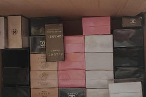Cần Thơ: Khởi tố, bắt tạm giam đối tượng sản xuất, buôn bán nước hoa giả
