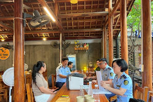 Hà Nội xử lý hơn 1.000 vụ buôn lậu, gian lận thương mại và hàng giả Hà Nội xử lý hơn 1.000 vụ buôn lậu, gian lận thương mại và hàng giả