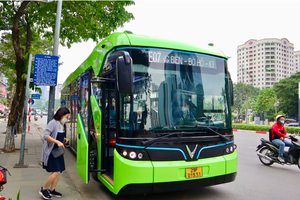 Hà Nội dự kiến miễn phí vé xe buýt, metro cho sinh viên, công nhân, người nghèo
Hà Nội dự kiến miễn phí vé xe buýt, metro cho sinh viên, công nhân, người nghèo