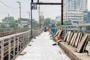 Bản tin tổng hợp 17/05: Cầu Long Biên sắp thông xe trở lại sau gần 2 tháng sửa chữa
