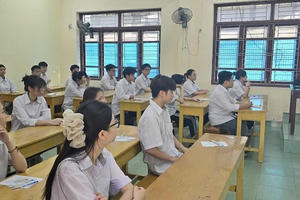Tổ chức thi tốt nghiệp THPT, tuyển sinh đại học năm 2026 theo hướng giữ ổn định, giảm áp lực, chi phí
