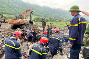 Tìm thấy 2 nạn nhân trong vụ sạt lở đá tại xã Cẩm Tú Tìm thấy 2 nạn nhân trong vụ sạt lở đá tại xã Cẩm Tú