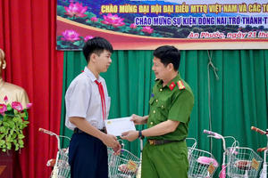Ấm áp nghĩa tình mô hình “Con nuôi Công an” của Đồn Công an KCN Long Thành